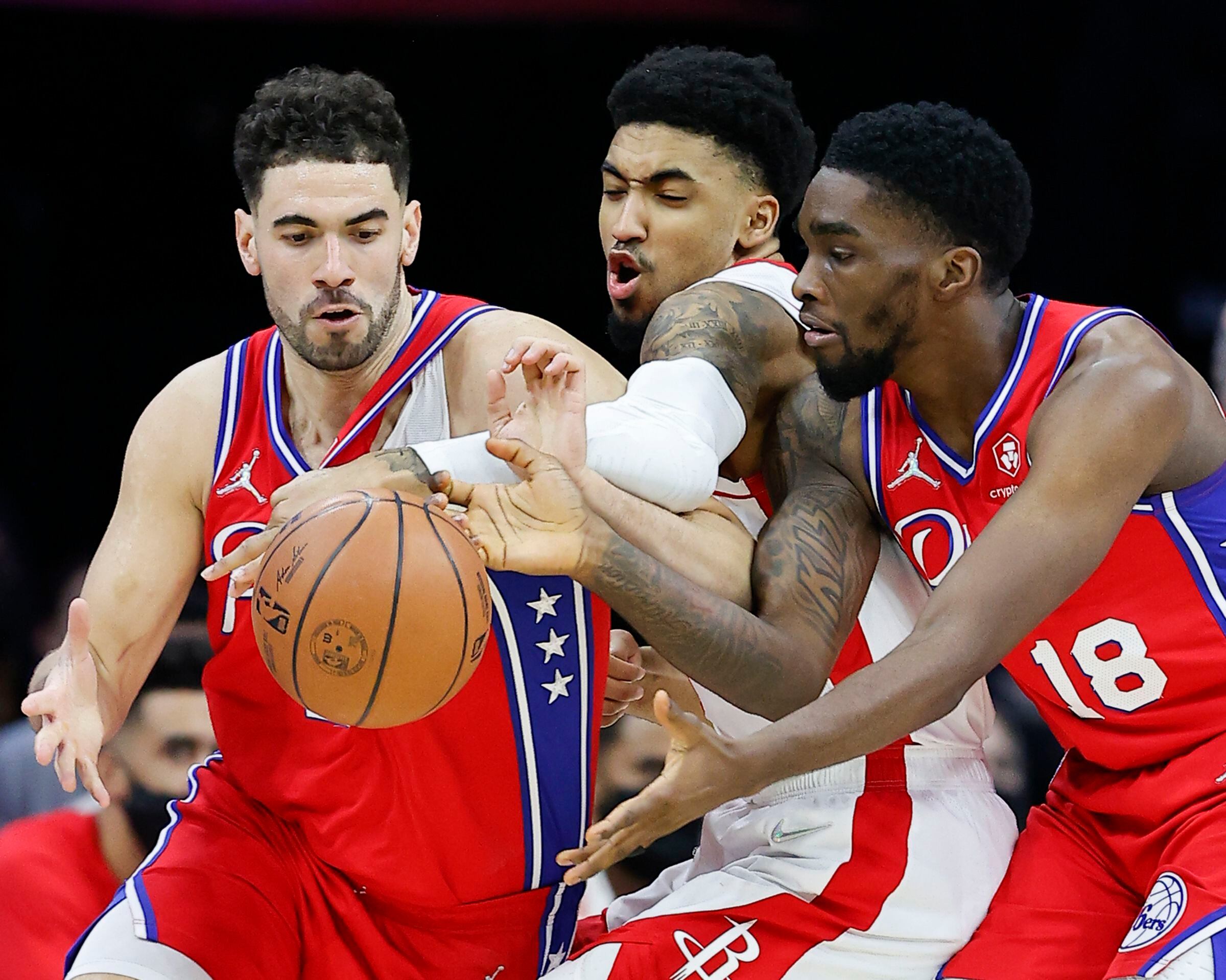 Embiid has triple-double in 76ers' road victory over Thunder – KGET 17