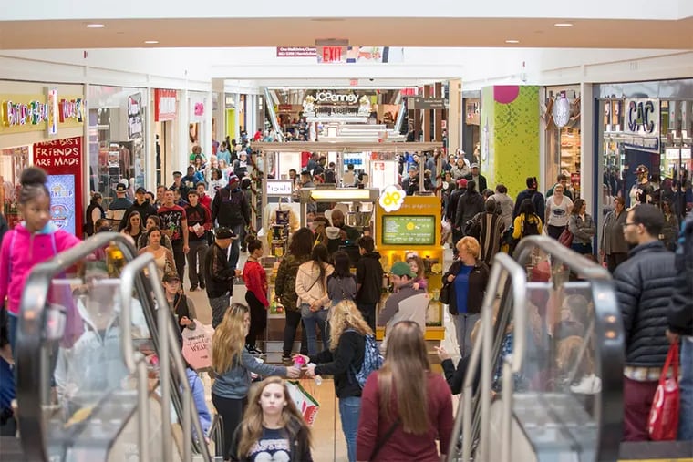 Malls across the region make a final push for holiday shoppers Friday and Christmas Eve. File photo, Black Friday 2016.